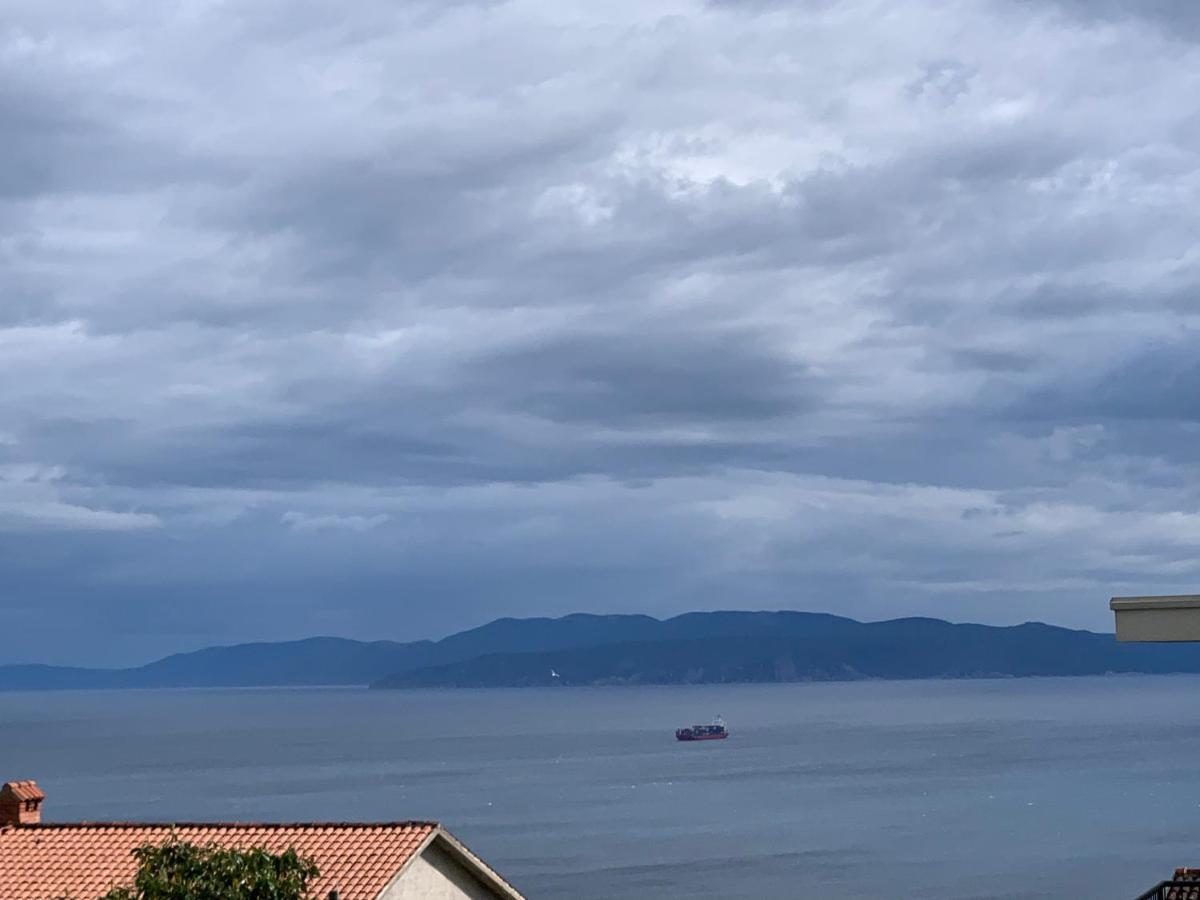 Deluxe Apartment Dora With A Private Parking, Terrace And See View Rijeka Exterior foto