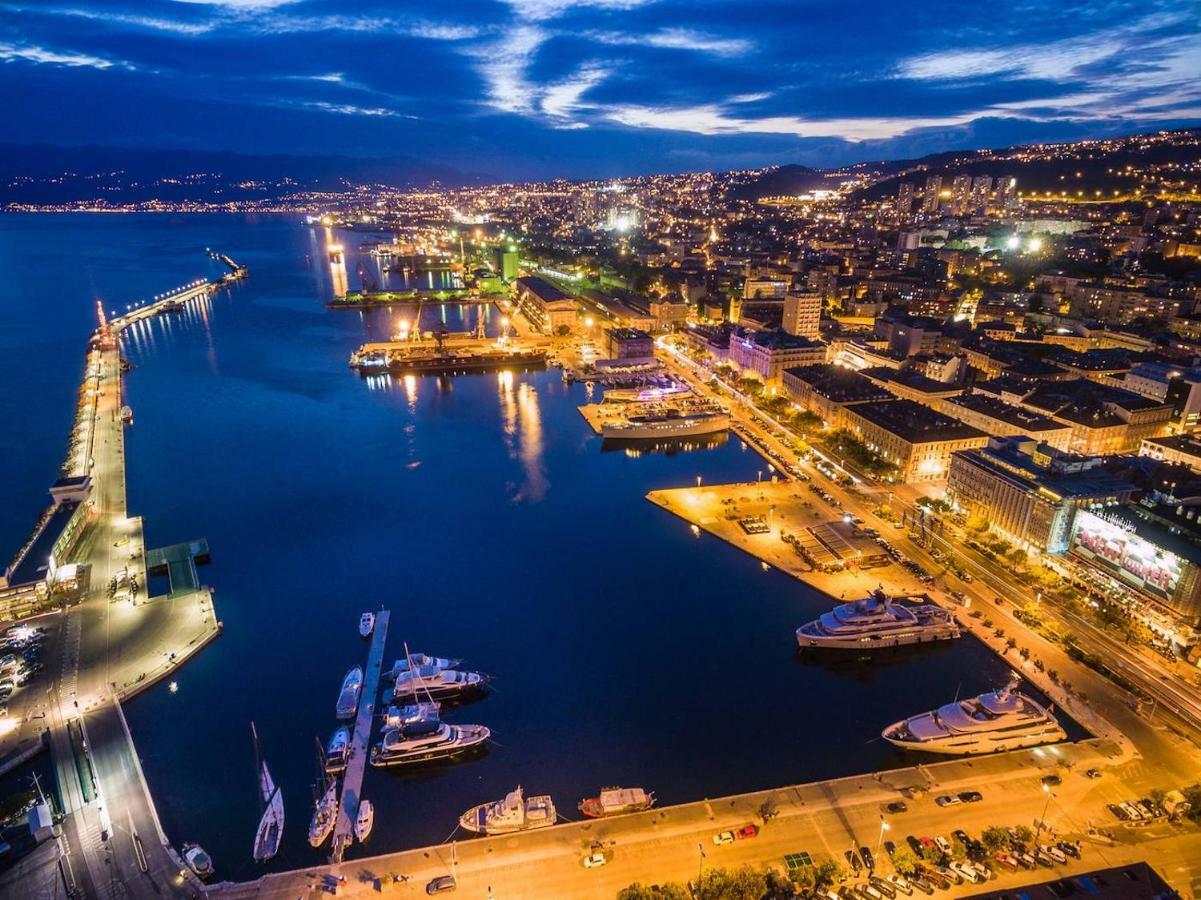 Deluxe Apartment Dora With A Private Parking, Terrace And See View Rijeka Exterior foto